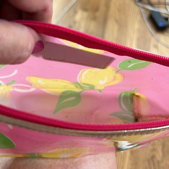 Lilly Pulitzer Estée Lauder Cosmetic Bag 🍋 - Picture 3 of 3